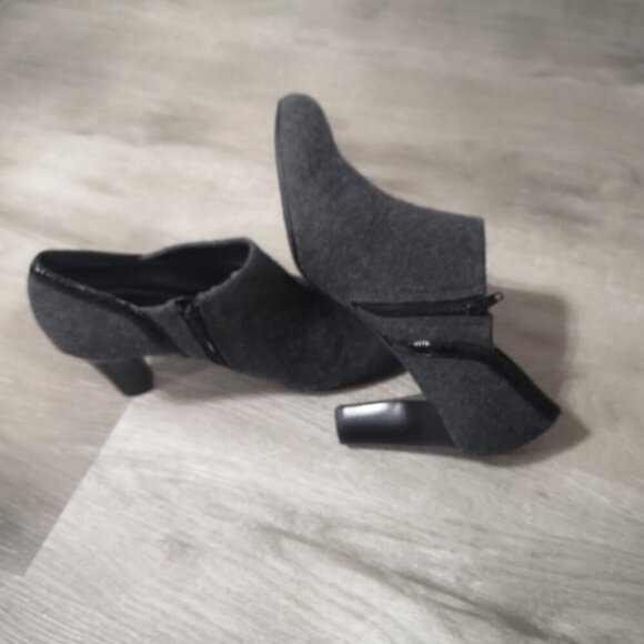 Liz Claiborne Jillian Ladies Size 7.5M Dark Grey Side Zipper Closure Booties - Picture 2 of 10